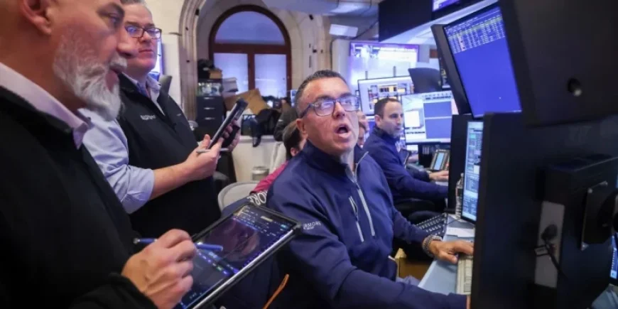 Dow Futures Climb as Japan Vote Lifts US Bond Yields, Index Surpasses 50,000