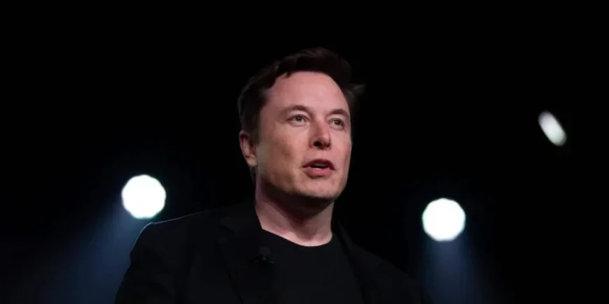 Musk Redirects SpaceX Mission from Mars to Moon Exploration