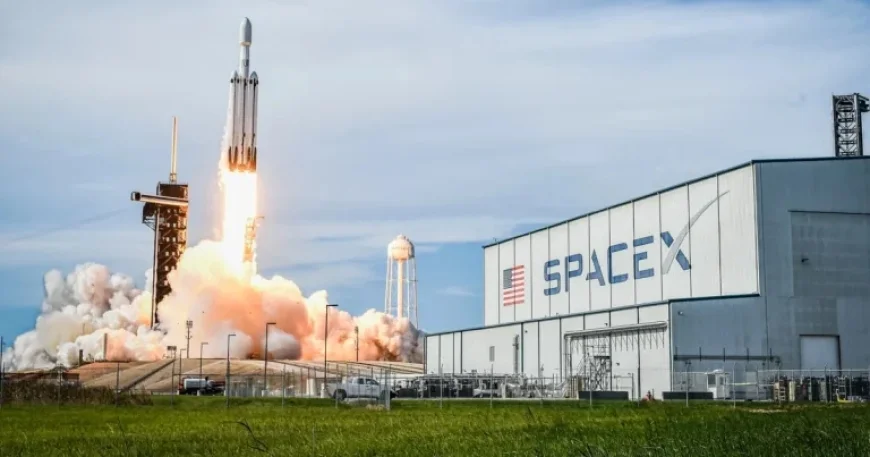 Musk: SpaceX Shifts Focus to Moon City, Delays Mars Project