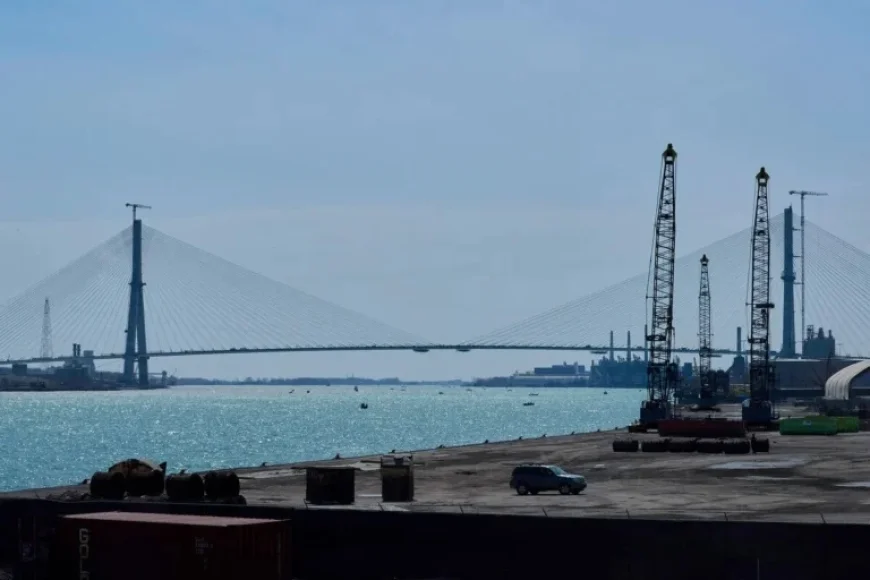 Trump Vows to Block Key Detroit-Canada Bridge Over Trade Dispute