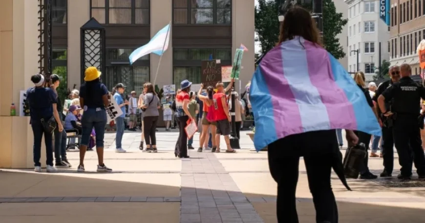 Kansas Governor Rejects Transgender Bathroom Bill