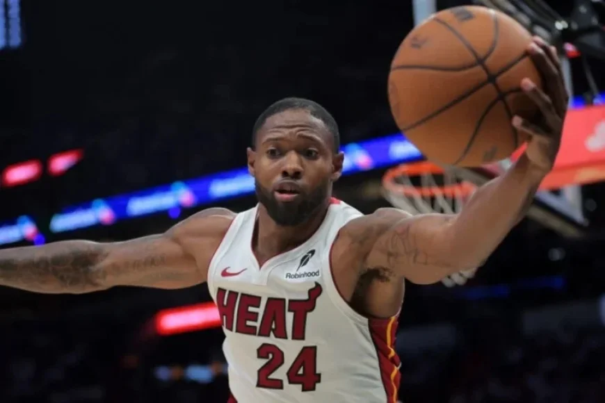 Suns Sign Haywood Highsmith to Roster