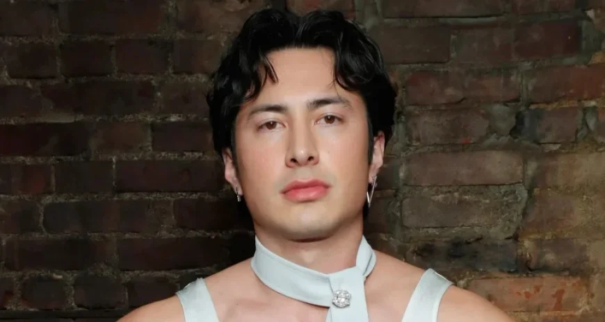 Hudson Williams Reveals Girlfriend on Valentine’s Day with Co-Star Connor Storrie Photo