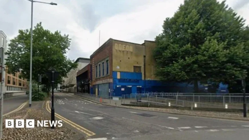 Fire Forces Evacuation of Students from Derelict Cinema
