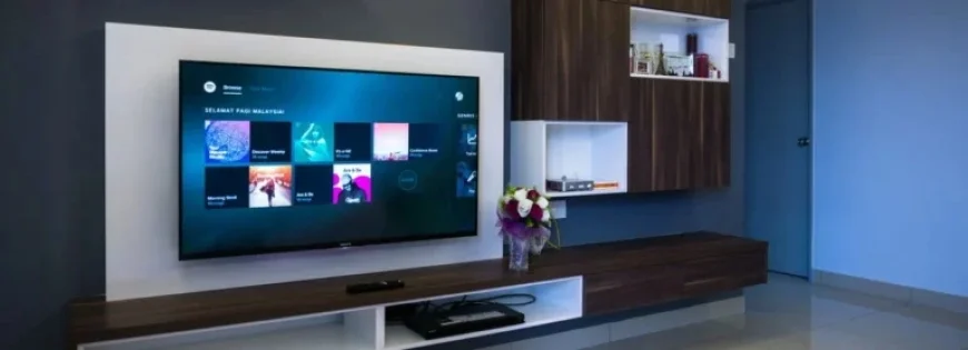 Roblox Corporation Stock Drops 28%, Yet Outpaces Industry Growth