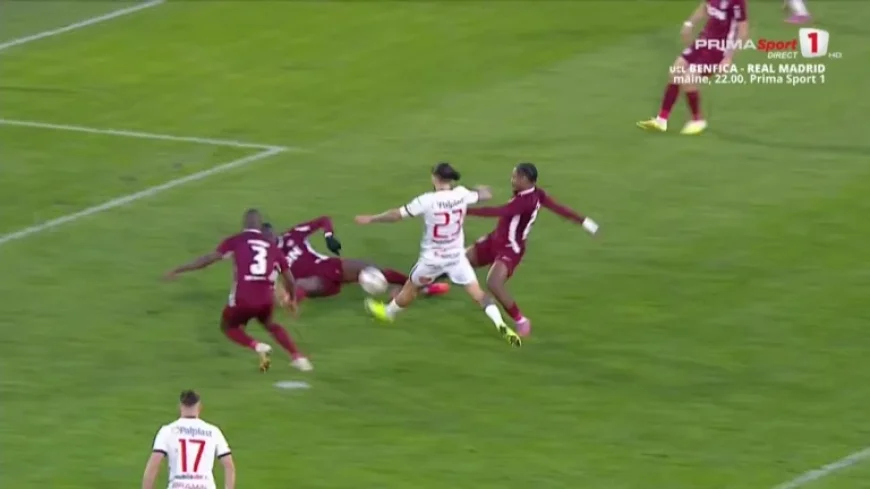 VAR Intervenes Twice in Hermannstadt vs. CFR Cluj, Confusing Referee Chivulete