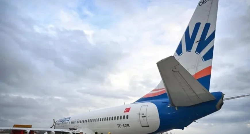 SunExpress 737-800 Main Gear Collapses During Taxi for Departure