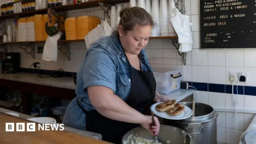 UK Unemployment Peaks in Five Years Amid Slowing Wage Growth