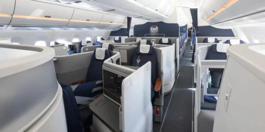 Lufthansa Unveils Complex 787 Business Class Seats for Sale