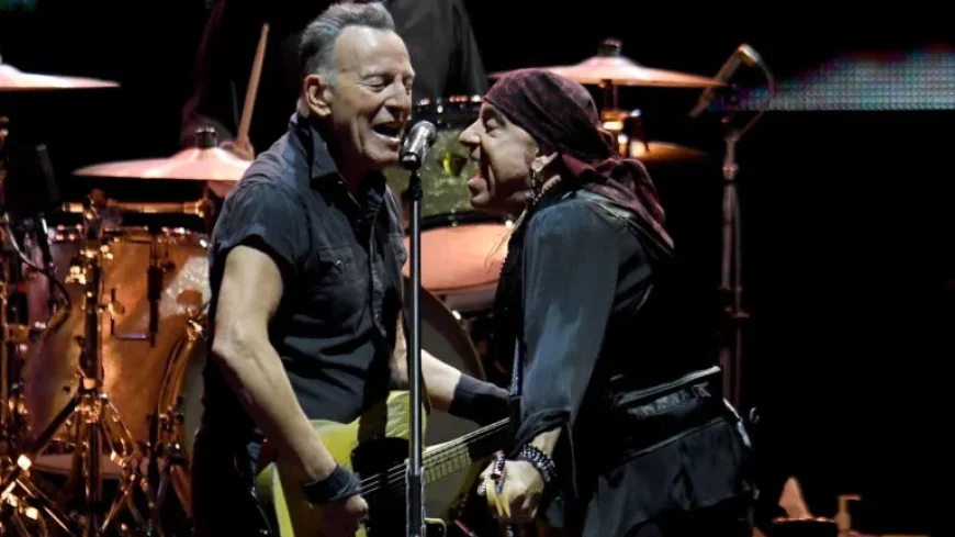 Bruce Springsteen Unveils U.S. Spring Tour, Set for Boston in May