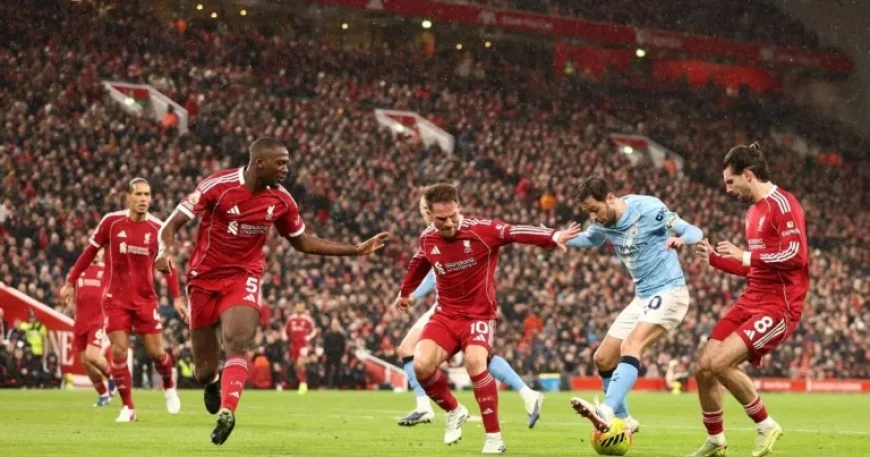 Manchester United Pursues Liverpool Star