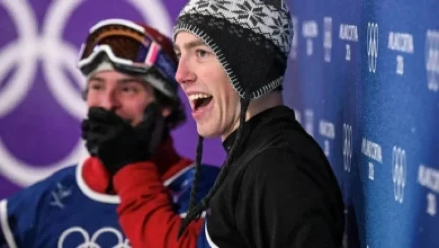 Armed Teen Arrested After Approaching US Capitol