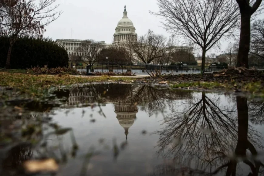 Police Arrest Armed Man Rushing Toward Capitol