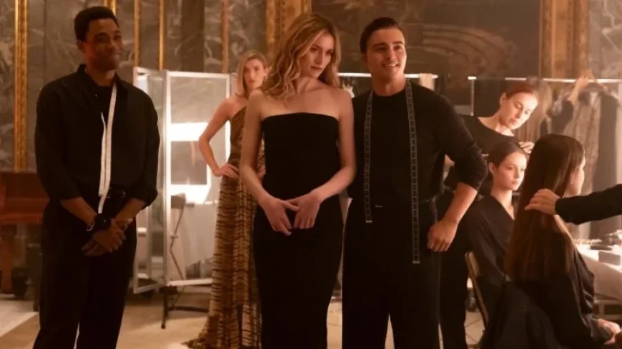 John F Kennedy Jr. and Carolyn Bessette’s Iconic Costumes Impress