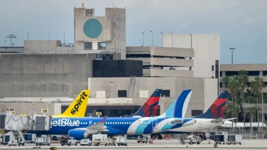 Spirit Airlines Cancels Hundreds of Flights, Stranding Travelers