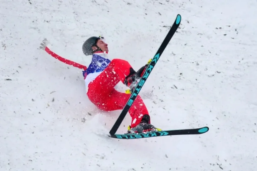 Émile Nadeau and Lewis Irving Halt Before Aerials Super Final