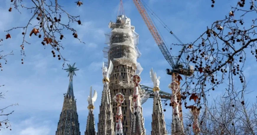 Sagrada Familia Achieves Maximum Height After 140 Years of Construction