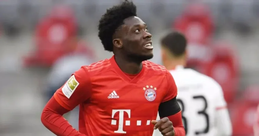 Alphonso Davies Exits Bayern Munich Game Due to Injury