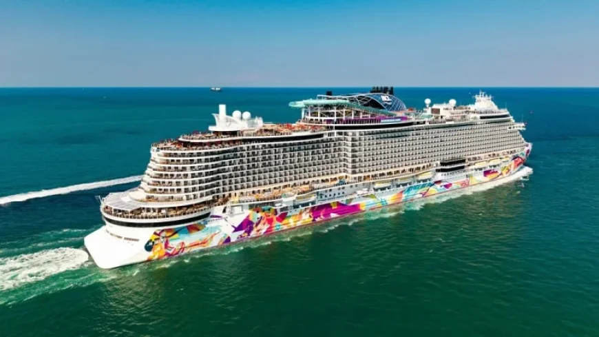 Norwegian Cruise Line Fans Upset by New Dining Dress Code