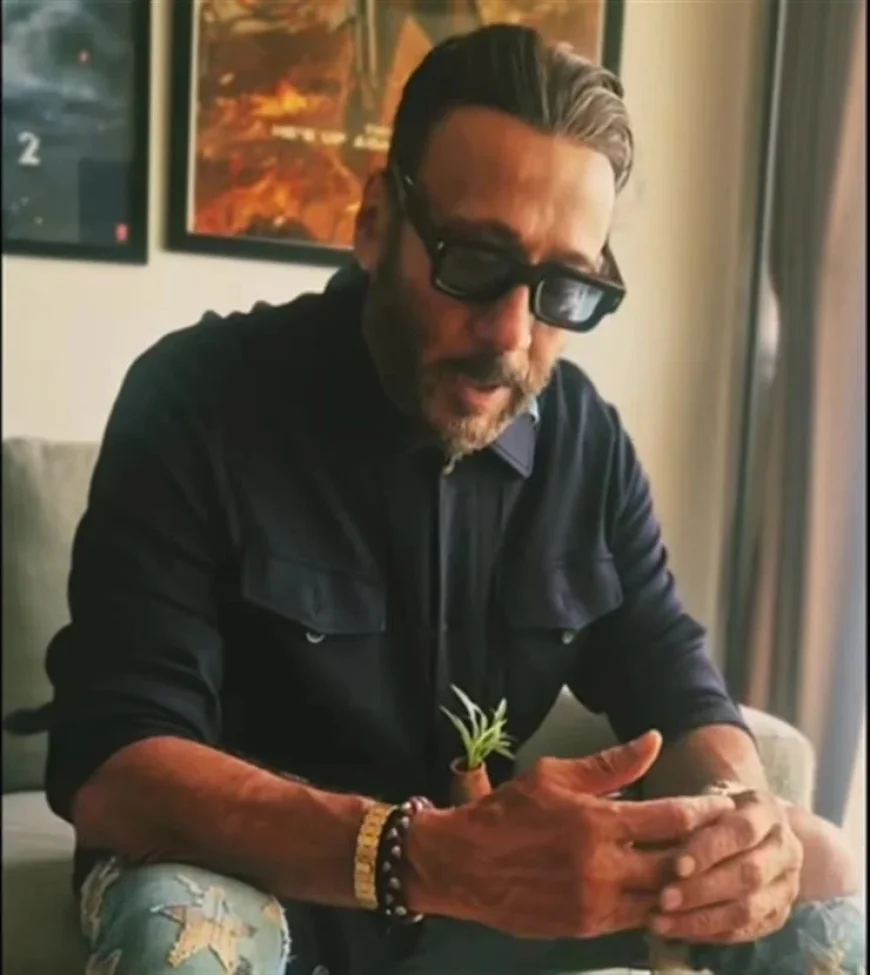 Jackie Shroff Honors Nutan with ‘Woh Chand Khila Woh Taare’ Tribute