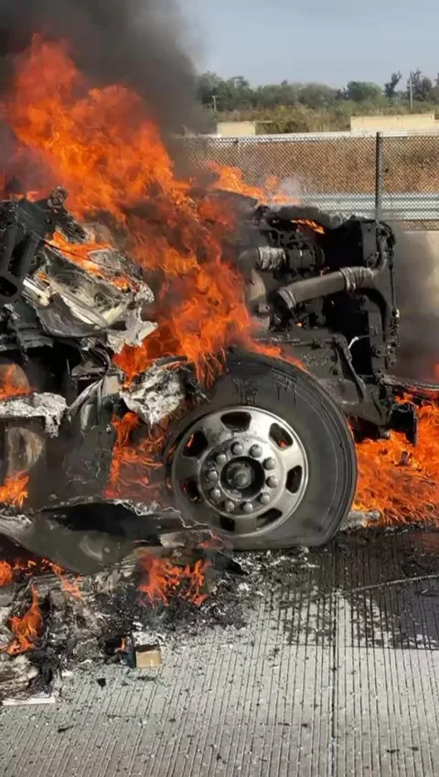 Roadblocks and Vehicle Fires Reported in Jalisco and Michoacán