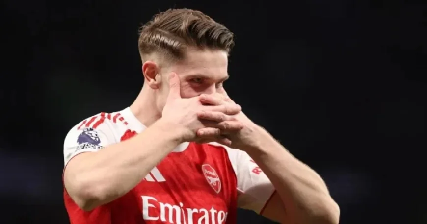 Gary Neville Praises Viktor Gyokeres After Arsenal Defeats Tottenham