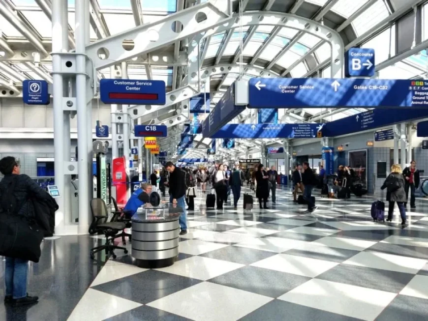 United to Operate 750 Daily Chicago Flights Amid Rapid Revenue Decline