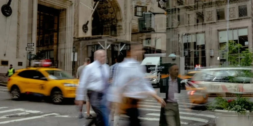 Investment Bank Resolves Case Highlighting 100-Hour Workweek Issue