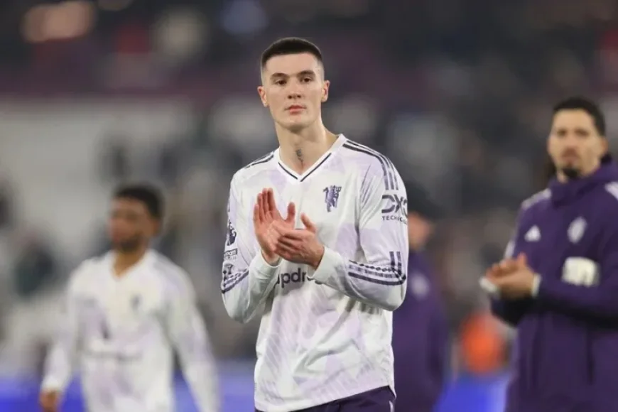 Benjamin Sesko Benched: Reasons for Absence in Man United vs. Everton Match