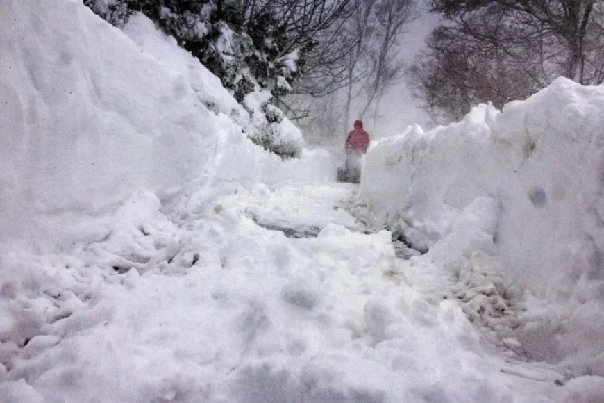 Massachusetts Schools Cancel Tuesday Classes After Record Blizzard