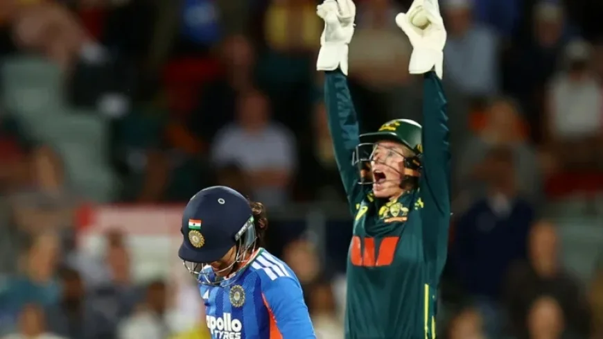 Mooney Joins Healy on Field for Farewell Performance