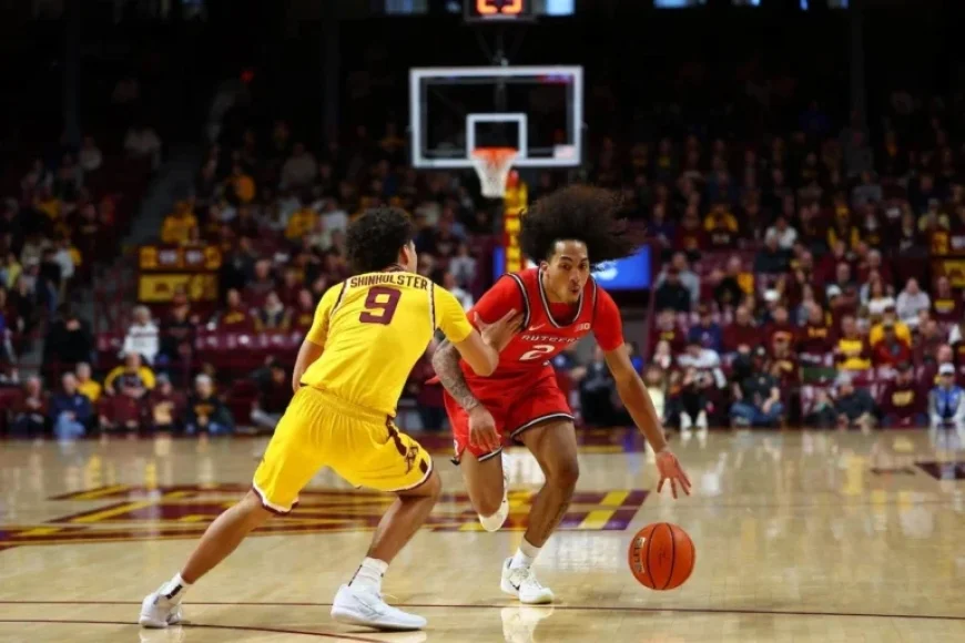 Men’s Basketball Faces Washington in Second-to-Last Home Game