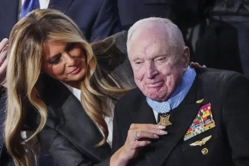 Trump Honors Two with Medals of Honor During State of the Union