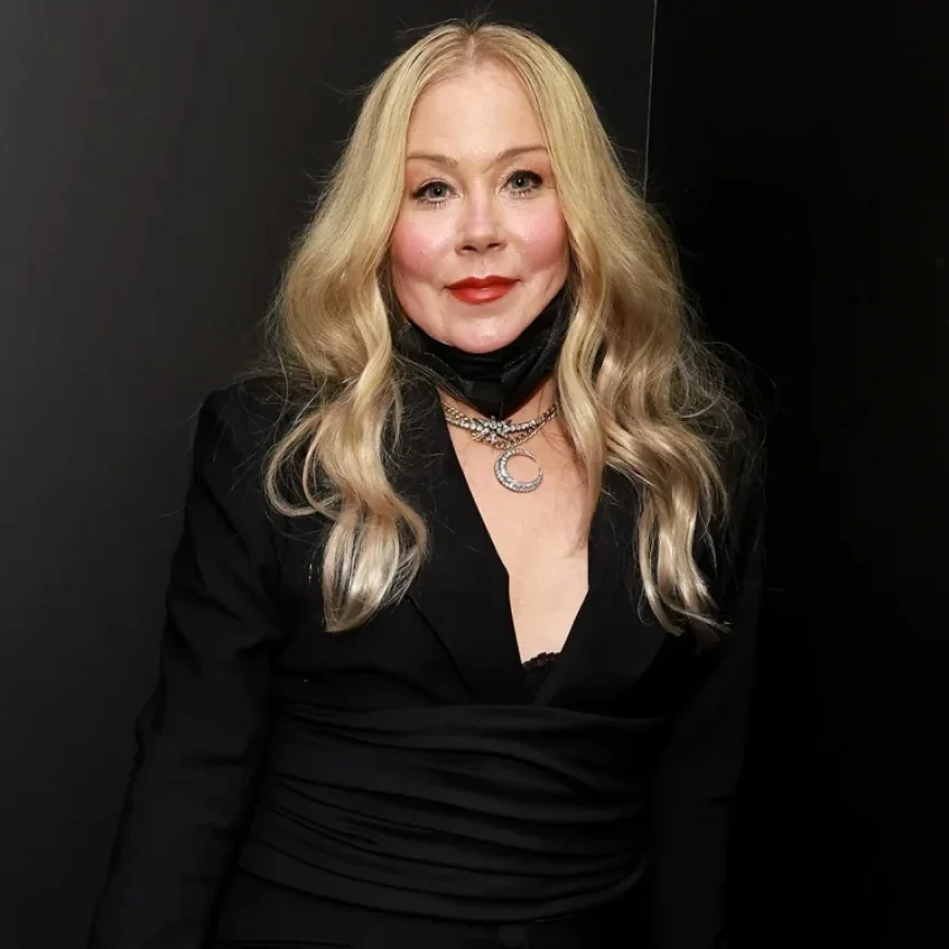 Christina Applegate Battles MS, Largely Confined to Bedroom