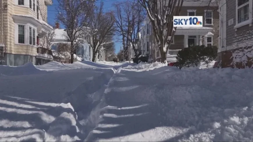 Connecticut Deploys Snow Removal Teams to Aid Rhode Island