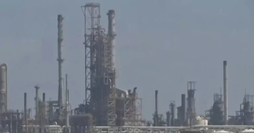 Trump’s Venezuelan Oil Sale to Cuban Firms Sparks South Florida Reaction