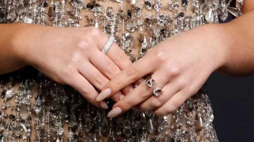 Sabrina Carpenter’s Manicurist Unveils the Ultimate Clean Girl Nail Polish