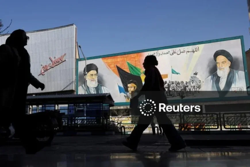 Tehran Mural Depicts Iran’s Supreme Leaders Khamenei and Khomeini