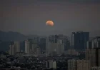 Blood Moon Total Lunar Eclipse Tonight exposes a quiet paradox: totality ended, but the story isn’t over