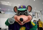 Funny Videos Shock Parents as Chuck E. Cheese Mascot Kick Clip Spreads Fast
