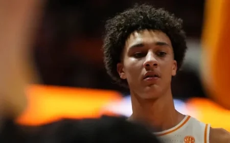 Tennessee Forward Nate Ament Exits Alabama Game Due to Injury