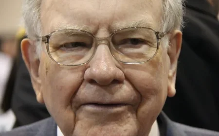 Warren Buffett’s $373 Billion Warning Stuns Wall Street