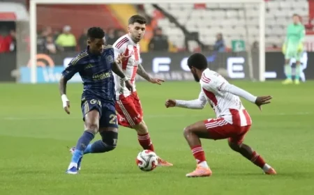 Injury Strikes as Nelson Semedo Exits Fenerbahçe Match Early