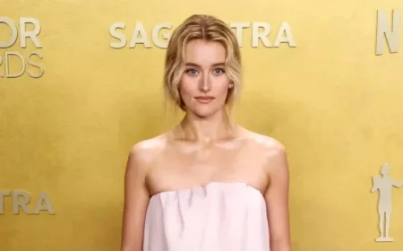 Sarah Pidgeon Embraces Carolyn Bessette Kennedy’s Elegance in Balenciaga at 2026 Actor Awards