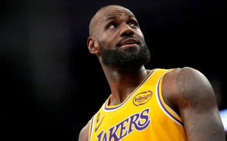 LeBron James Set for Lakers vs. Kings After Injury Update