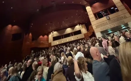 Edinburgh Show Halted and Crowd Evacuated Due to Incident