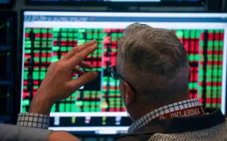 Dow Plummets 800 Points Amid Tariff Uncertainty, AI Disruption Concerns