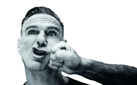 Bryan Adams Set for Exclusive Acoustic Show in Thunder Bay This Fall