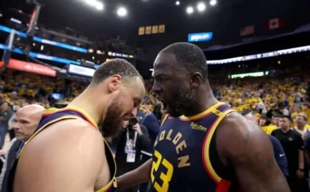 Stephen Curry Frustrated as Draymond Green Exits During Warriors Timeout