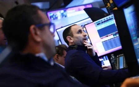 US Stocks Rebound, Gold Climbs, Oil Soars Amid Escalating Iran Conflict